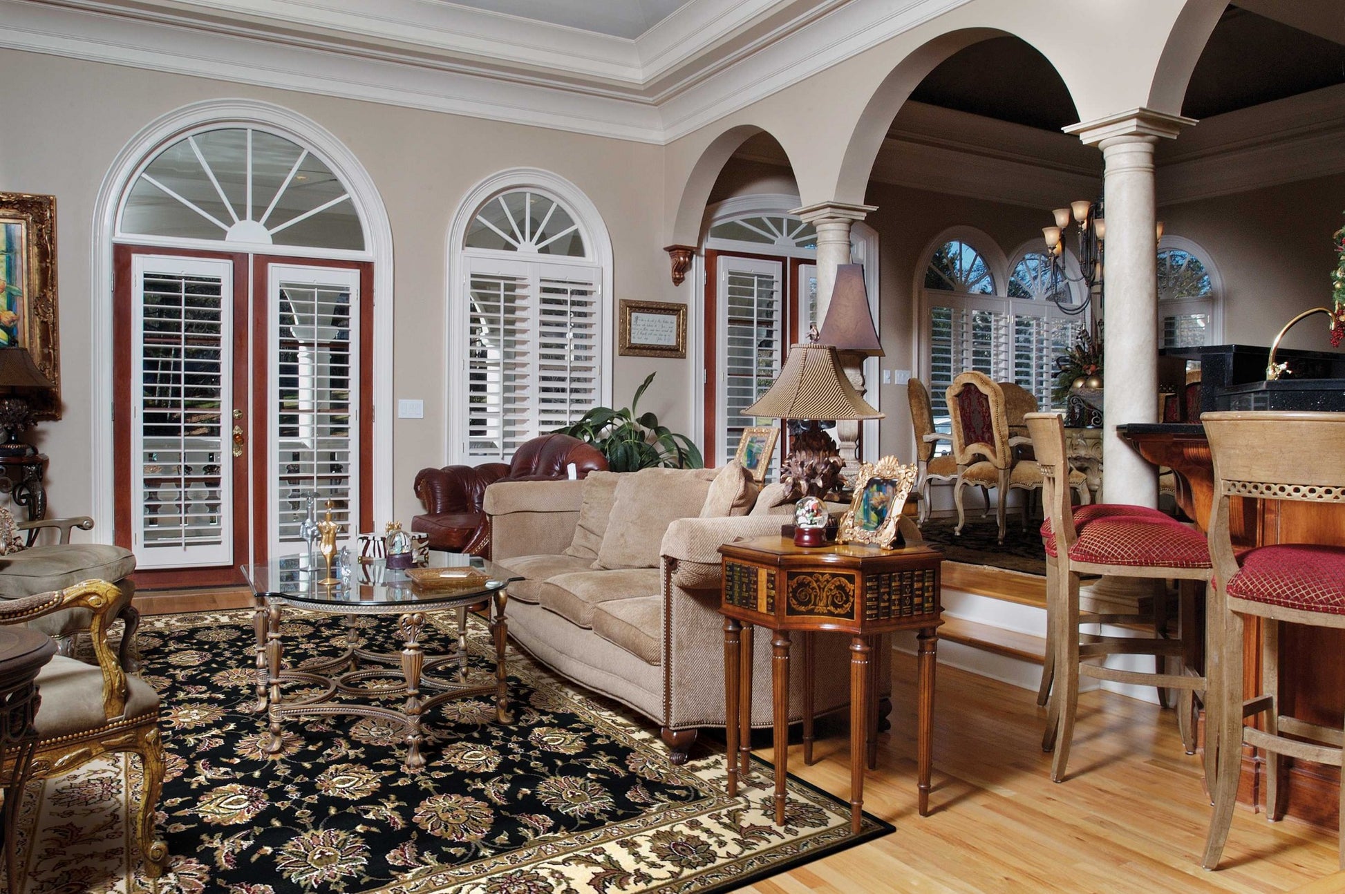 2' X 3' Black And Ivory Floral Area Rug-7
